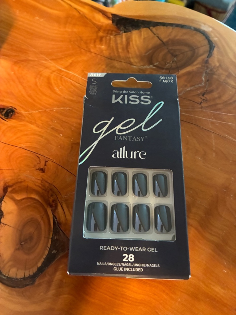 KISS Gel Fantasy Allure Ready-to-Wear Nails - Charcoal Gray with Black Stripe